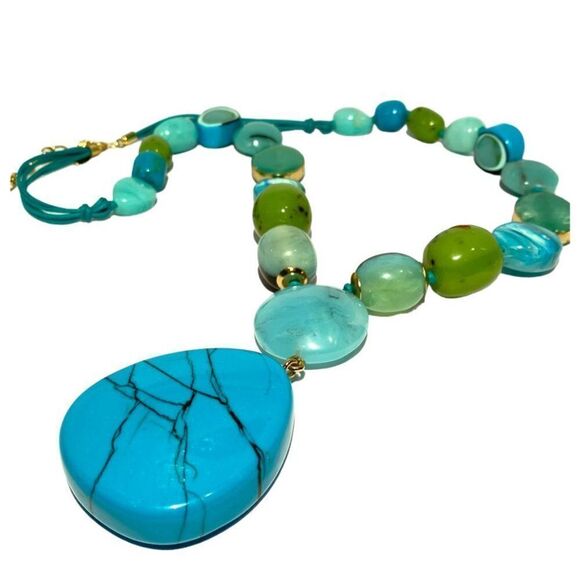 0692 Heavy Blue Stone Necklace with Large Turqoise Center Feature New - Picture 4 of 6